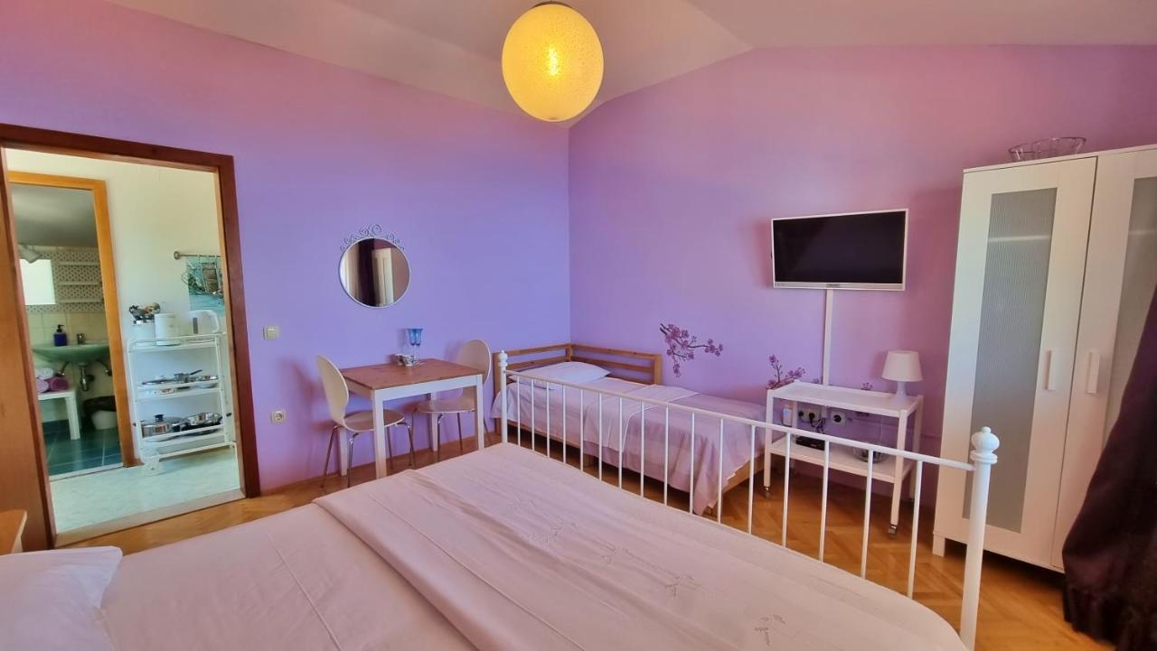 Apartments Soric Omis Bagian luar foto