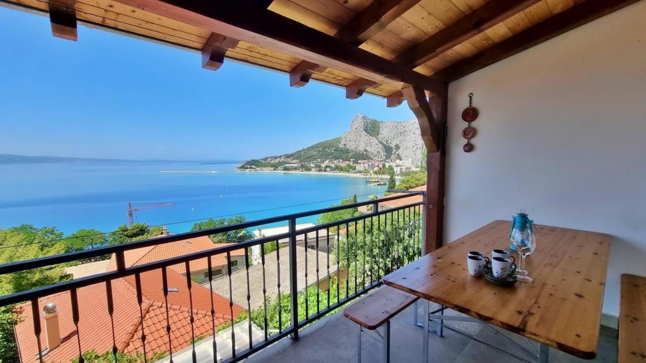 Apartments Soric Omis Bagian luar foto