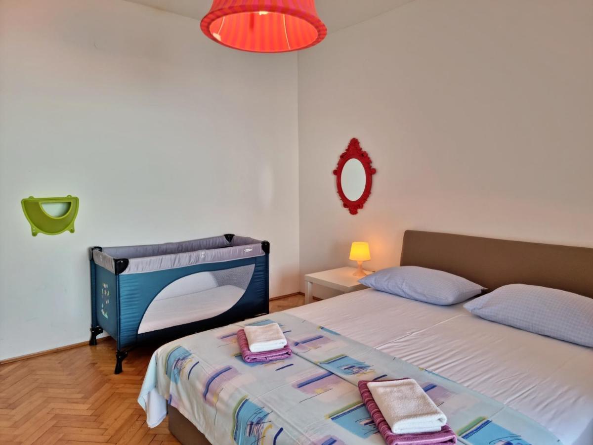 Apartments Soric Omis Bagian luar foto