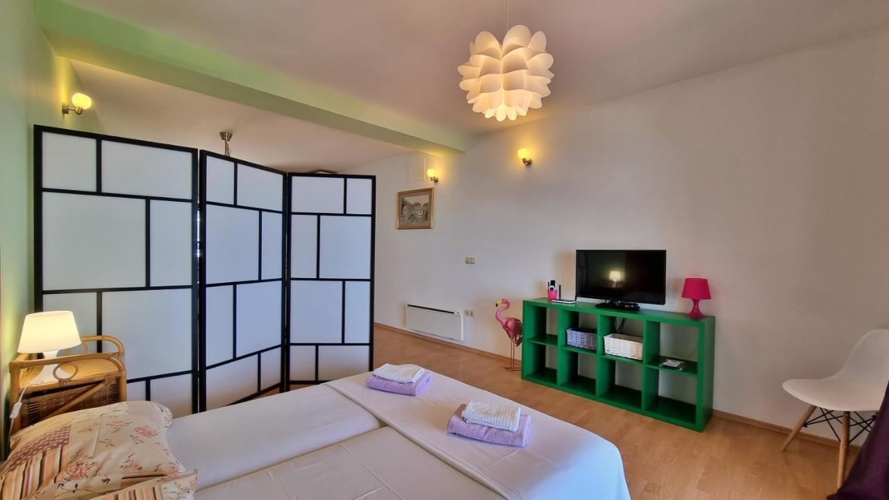 Apartments Soric Omis Bagian luar foto